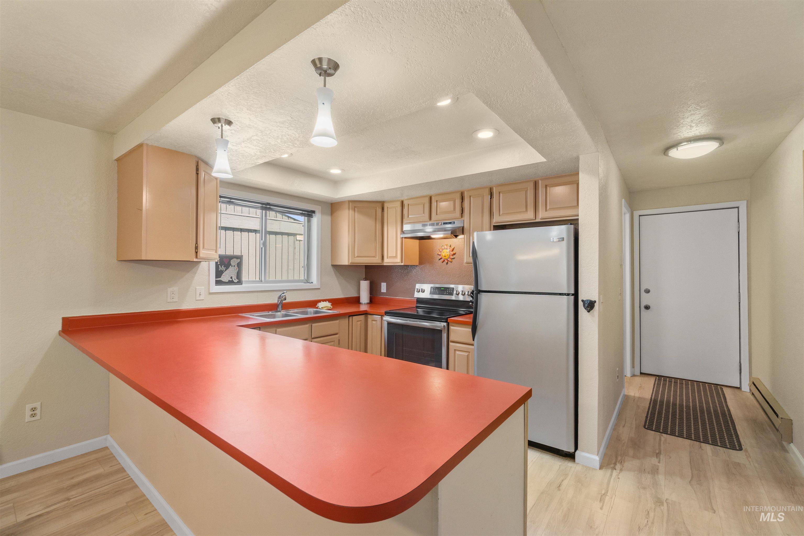1640 Davis Avenue Unit: 7