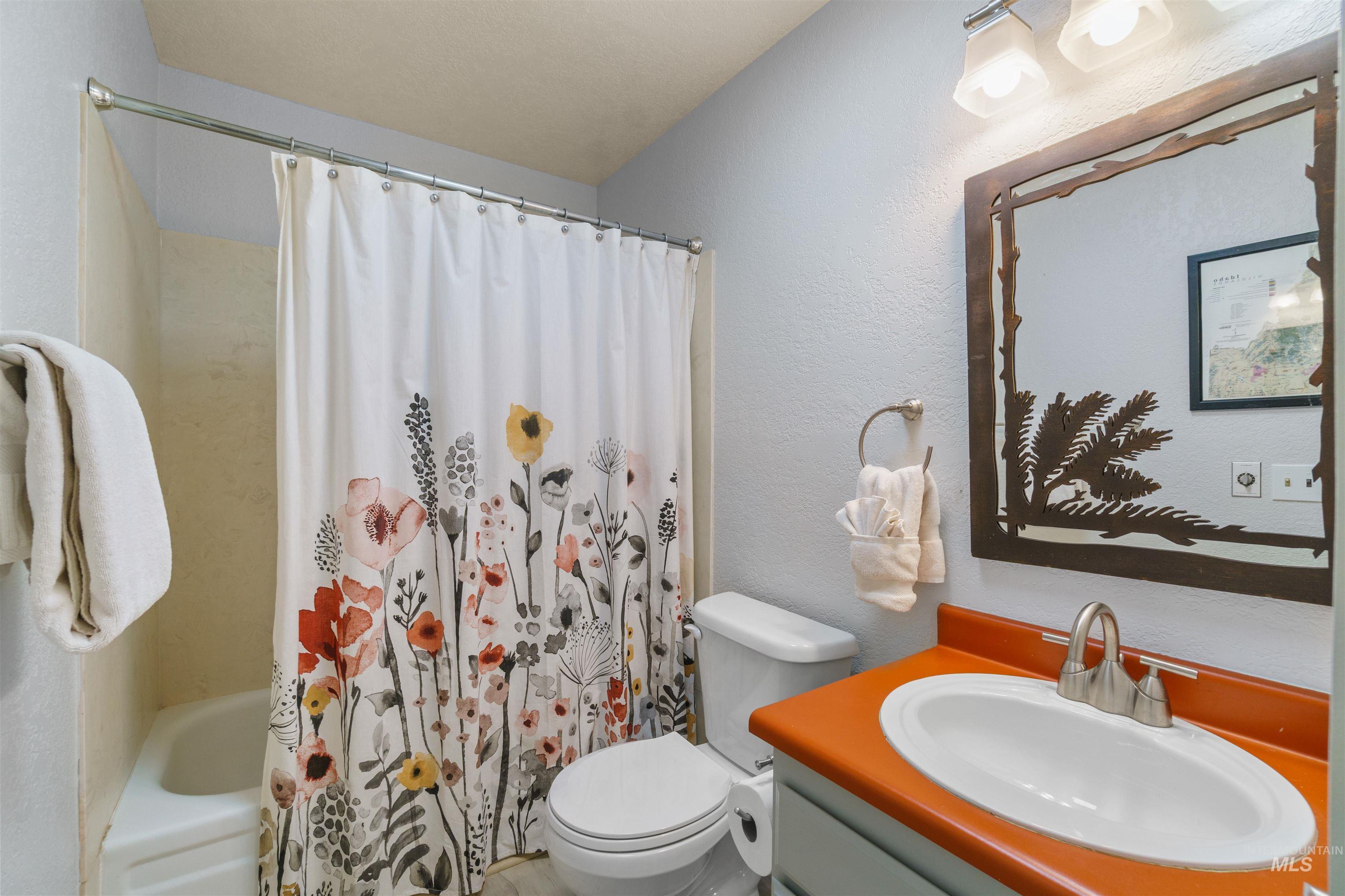 1640 Davis Avenue Unit: 7
