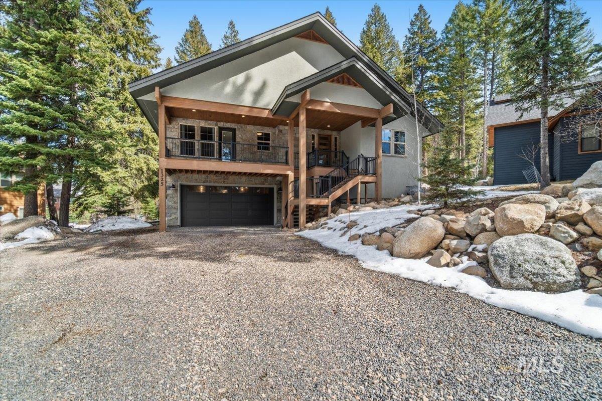 1325 Majestic View Drive