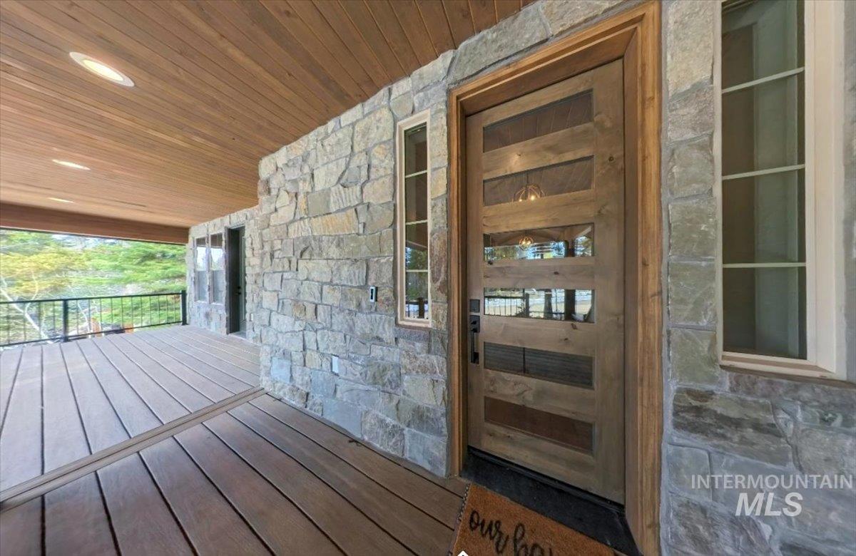 1325 Majestic View Drive