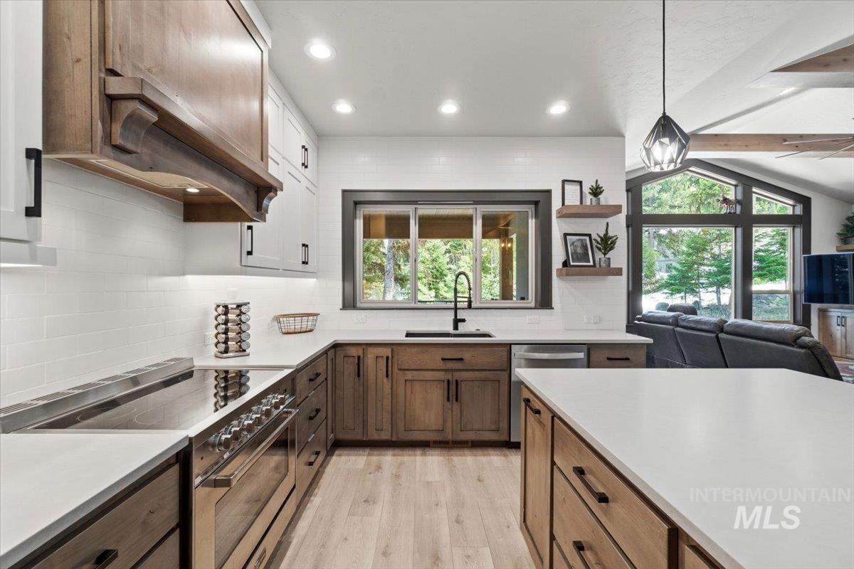 1325 Majestic View Drive