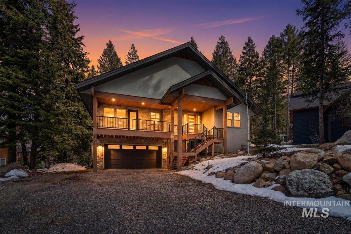 1325 Majestic View Drive