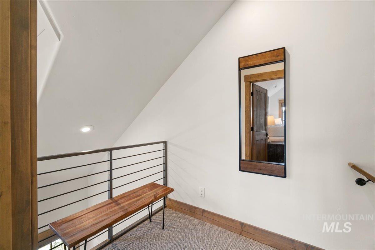 67 Golden Bar Ct