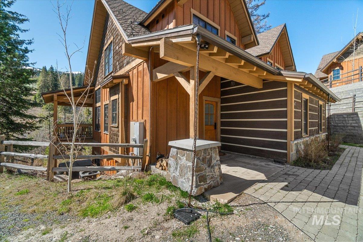 67 Golden Bar Ct