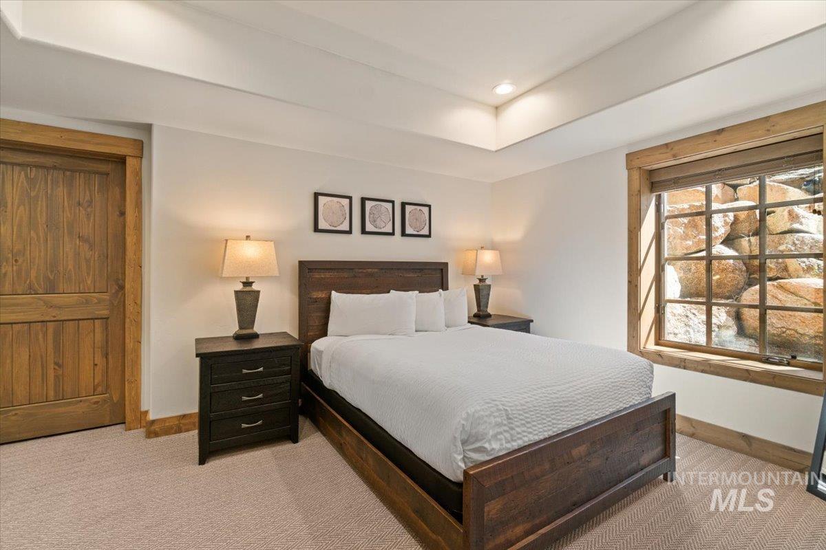 67 Golden Bar Ct