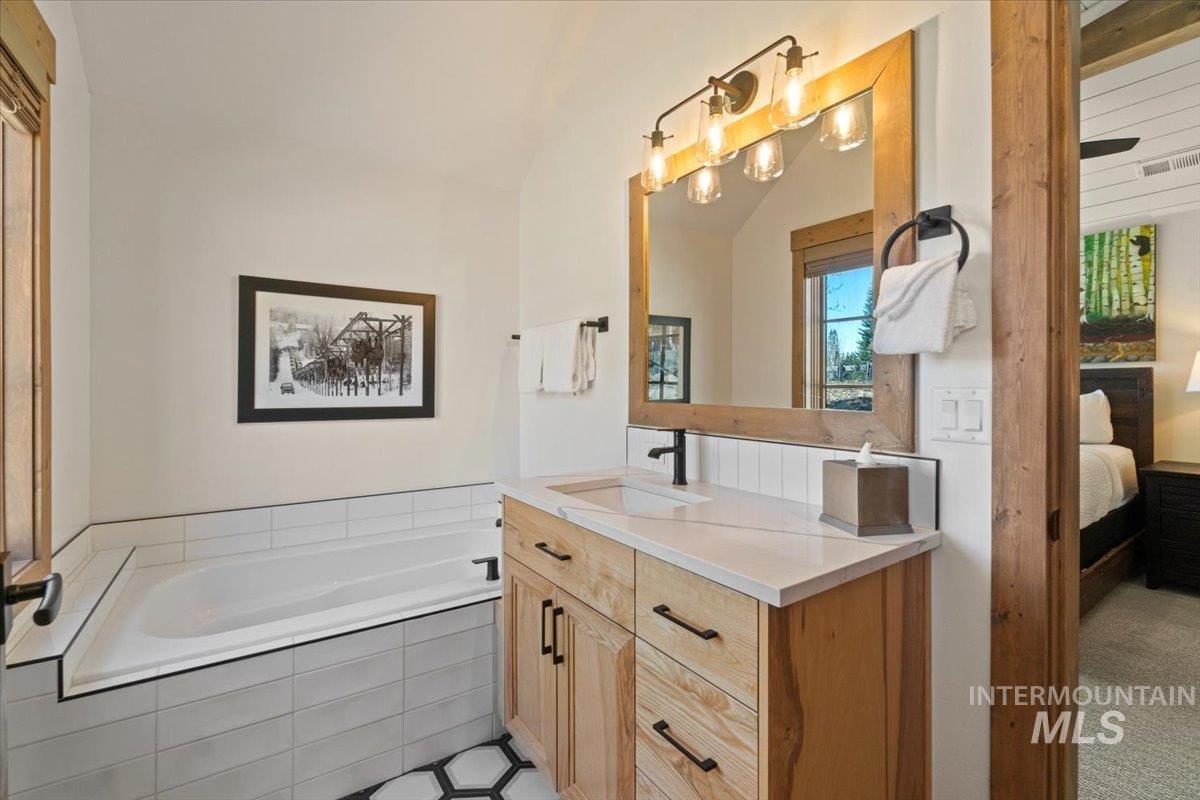 67 Golden Bar Ct