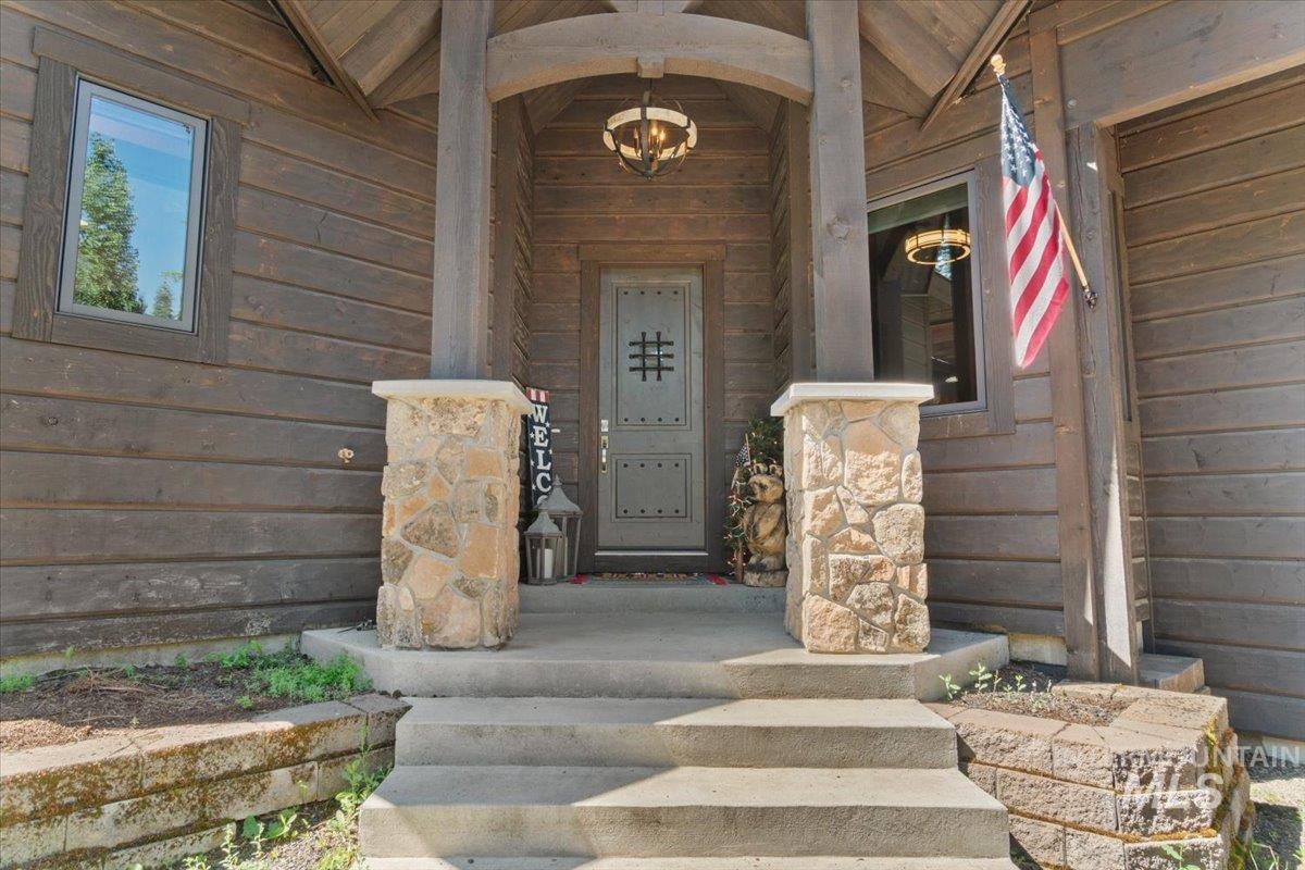 1014 Violet Way