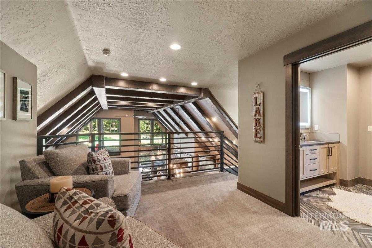1014 Violet Way