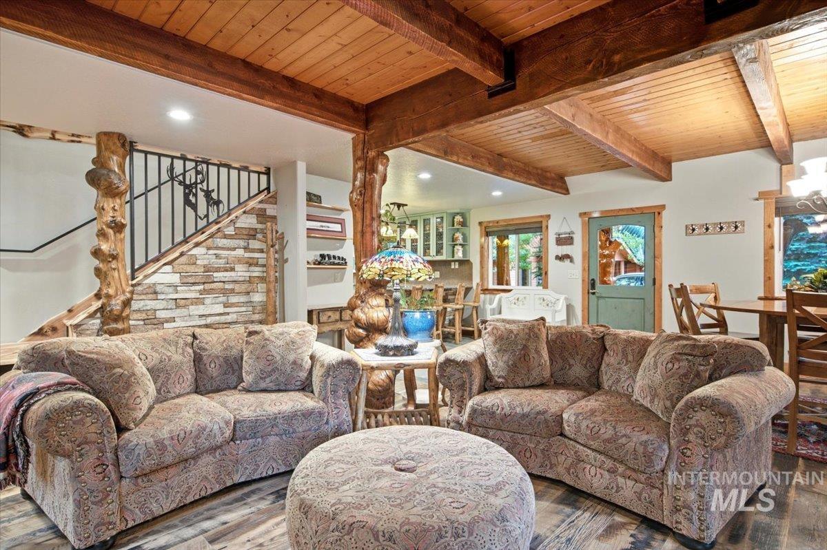 1029 Cee Way Loop