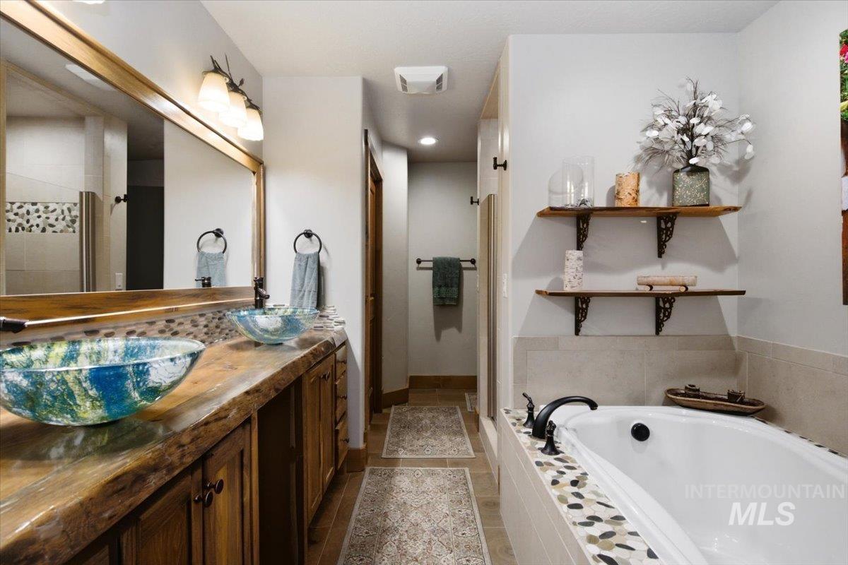 1029 Cee Way Loop