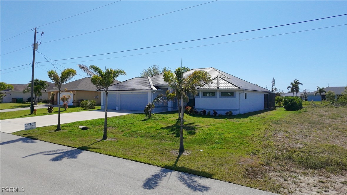 3318 SW 8th PL