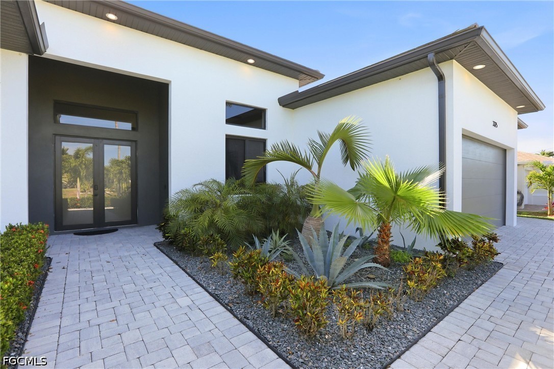 3325 SW 8th CT