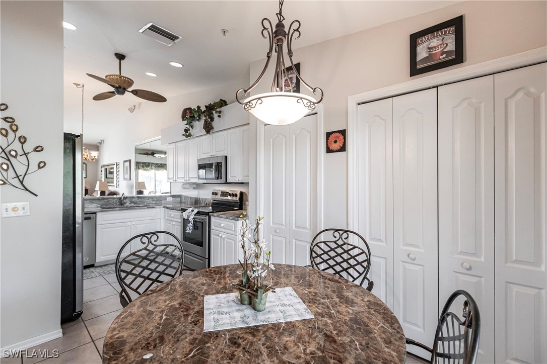 10210 Washingtonia Palm WAY 1723