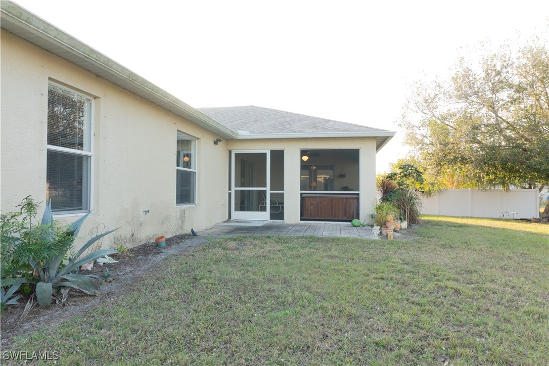 323 NW 10th ST