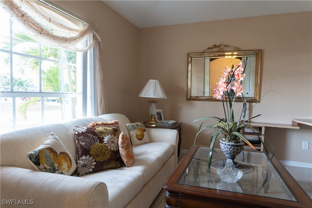 203 SW 10th PL