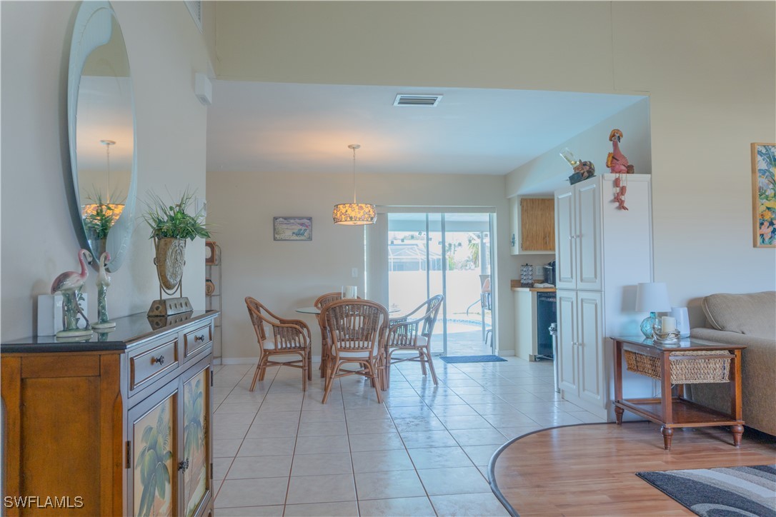 401 SW 43rd TER