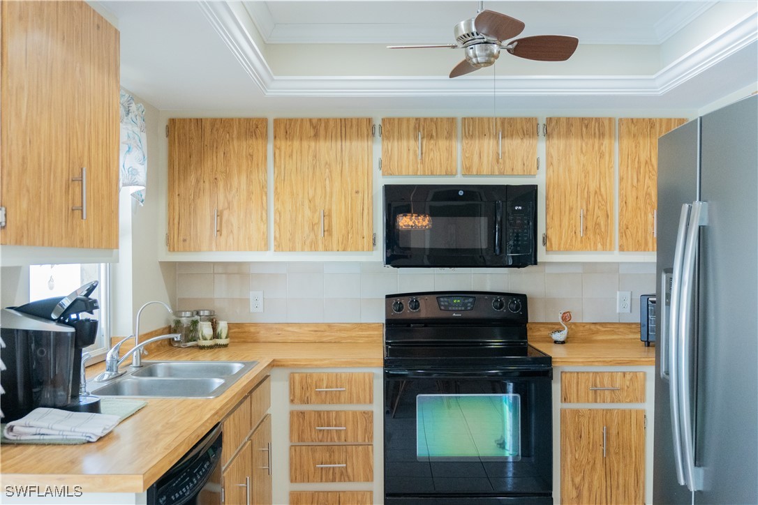 401 SW 43rd TER