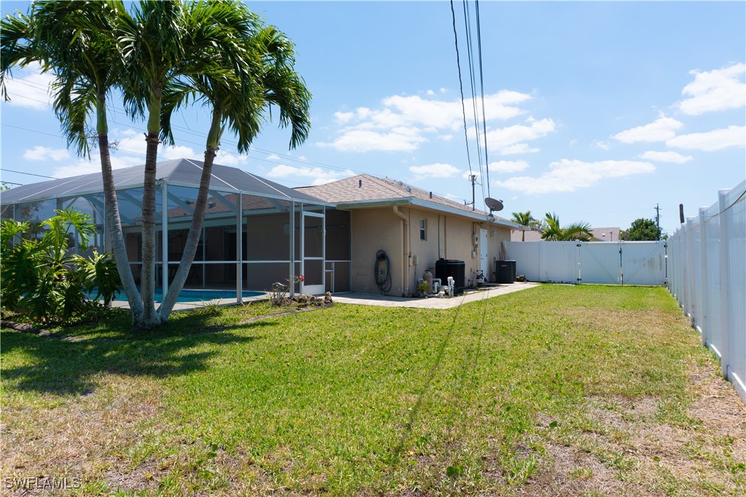 401 SW 43rd TER