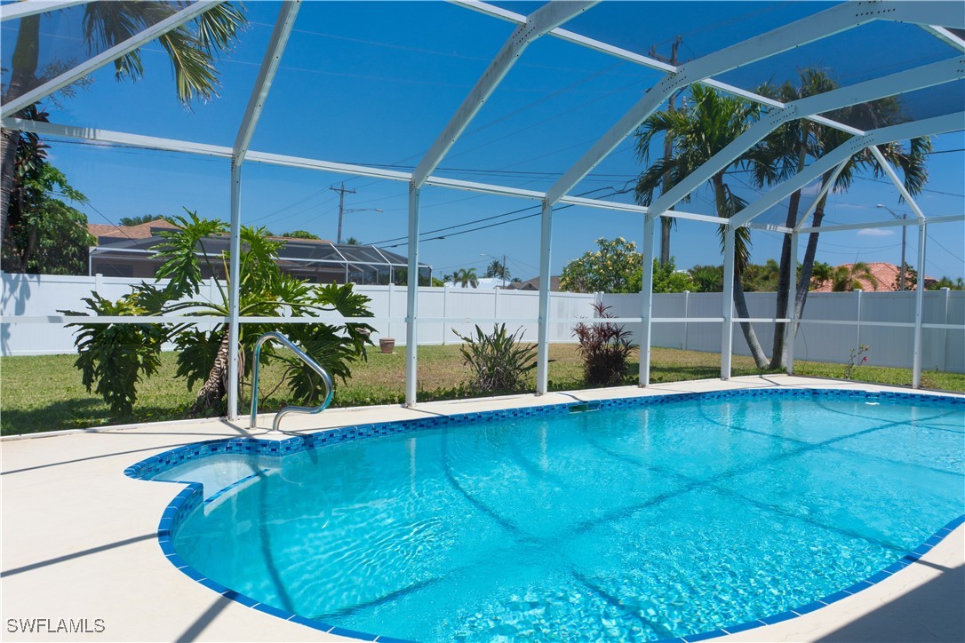 401 SW 43rd TER