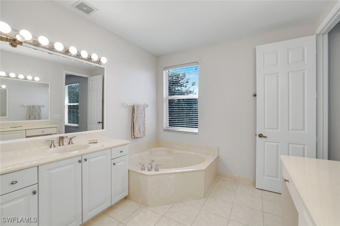 1370 Mariposa CIR 102