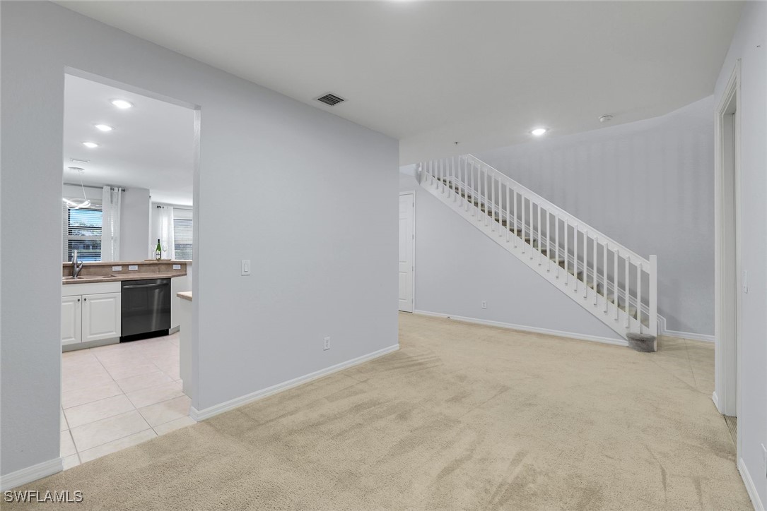 1370 Mariposa CIR 102