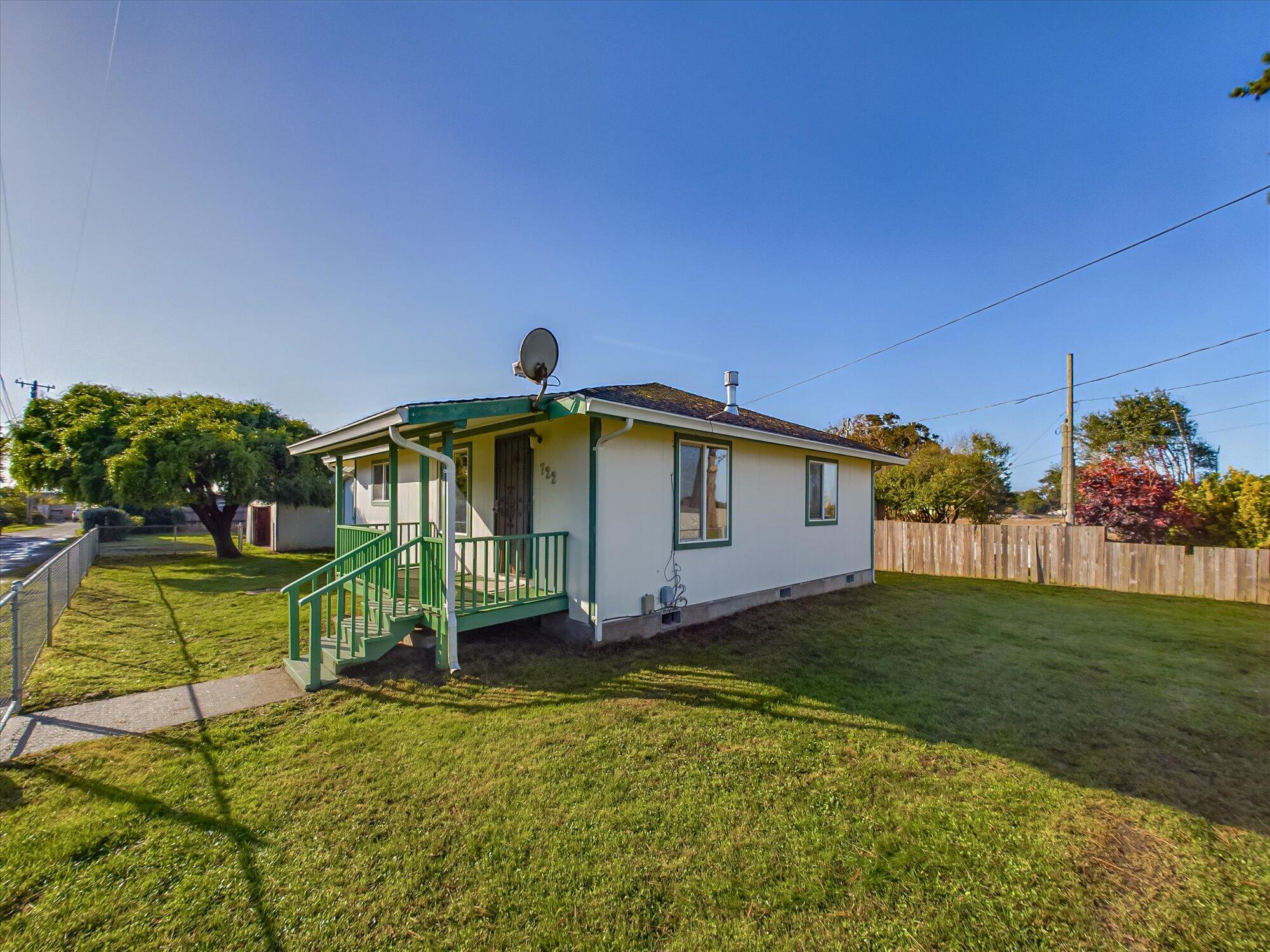 722 Wolf Road, McKinleyville