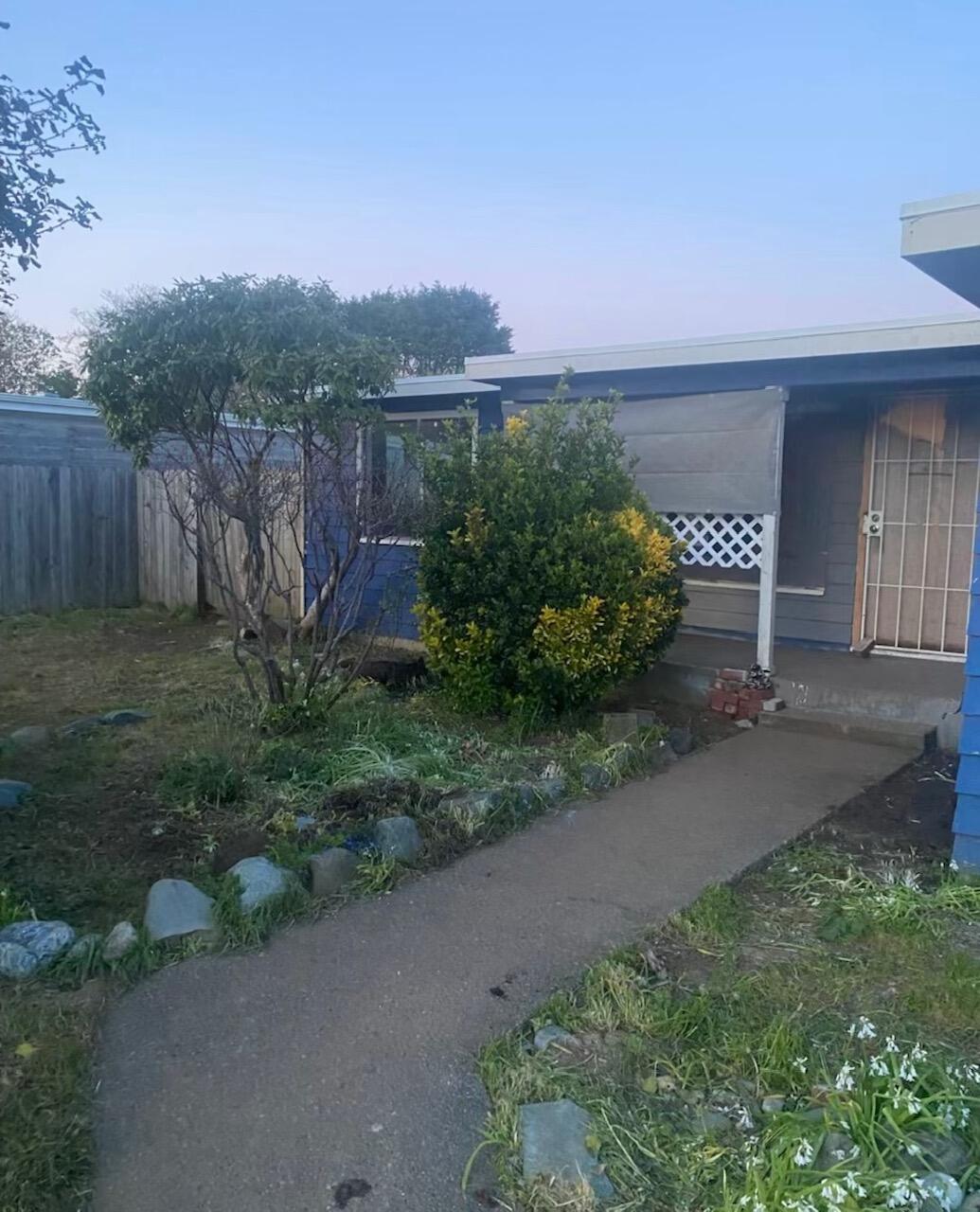 223 Del Monte Street