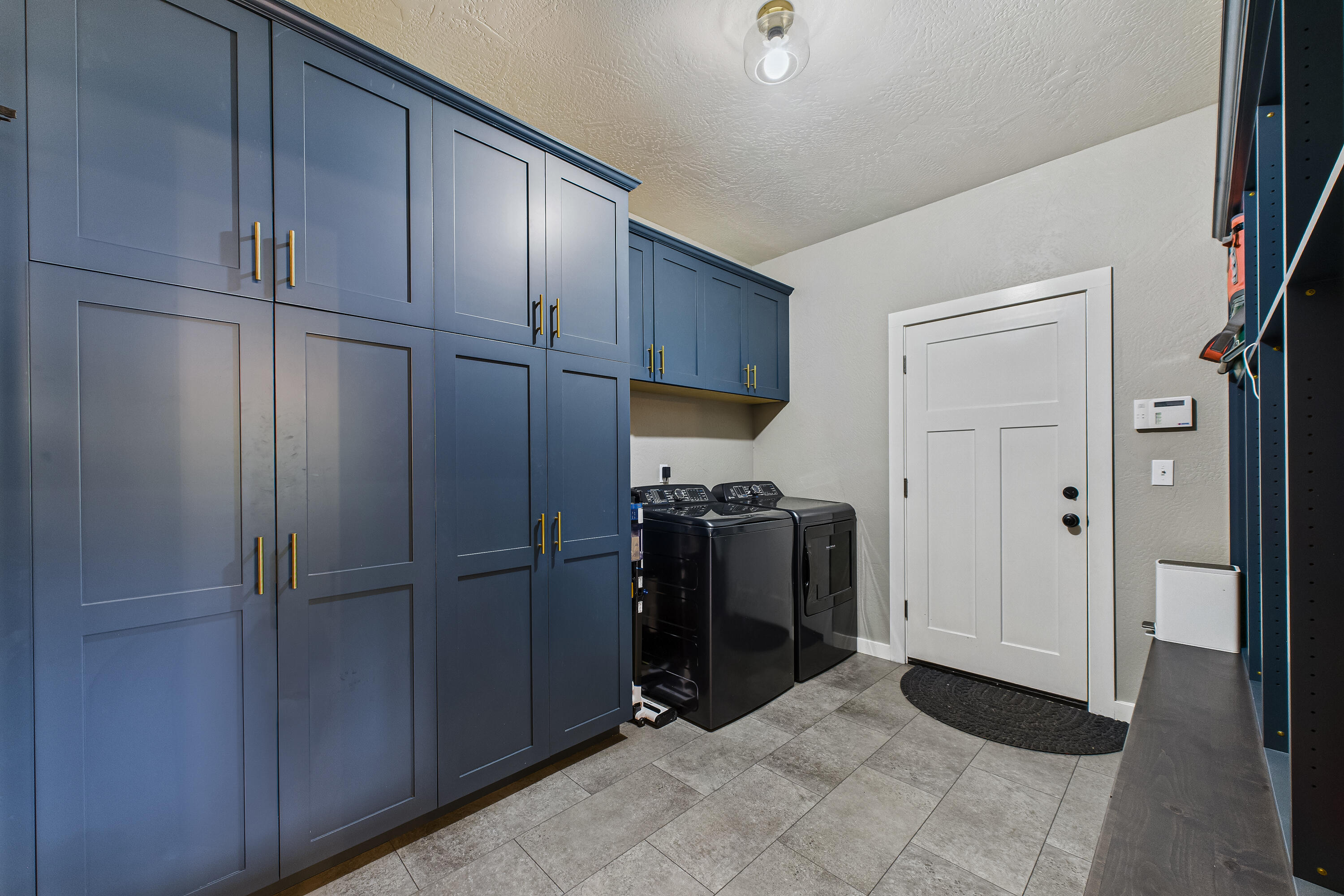 3092 Willis Lane