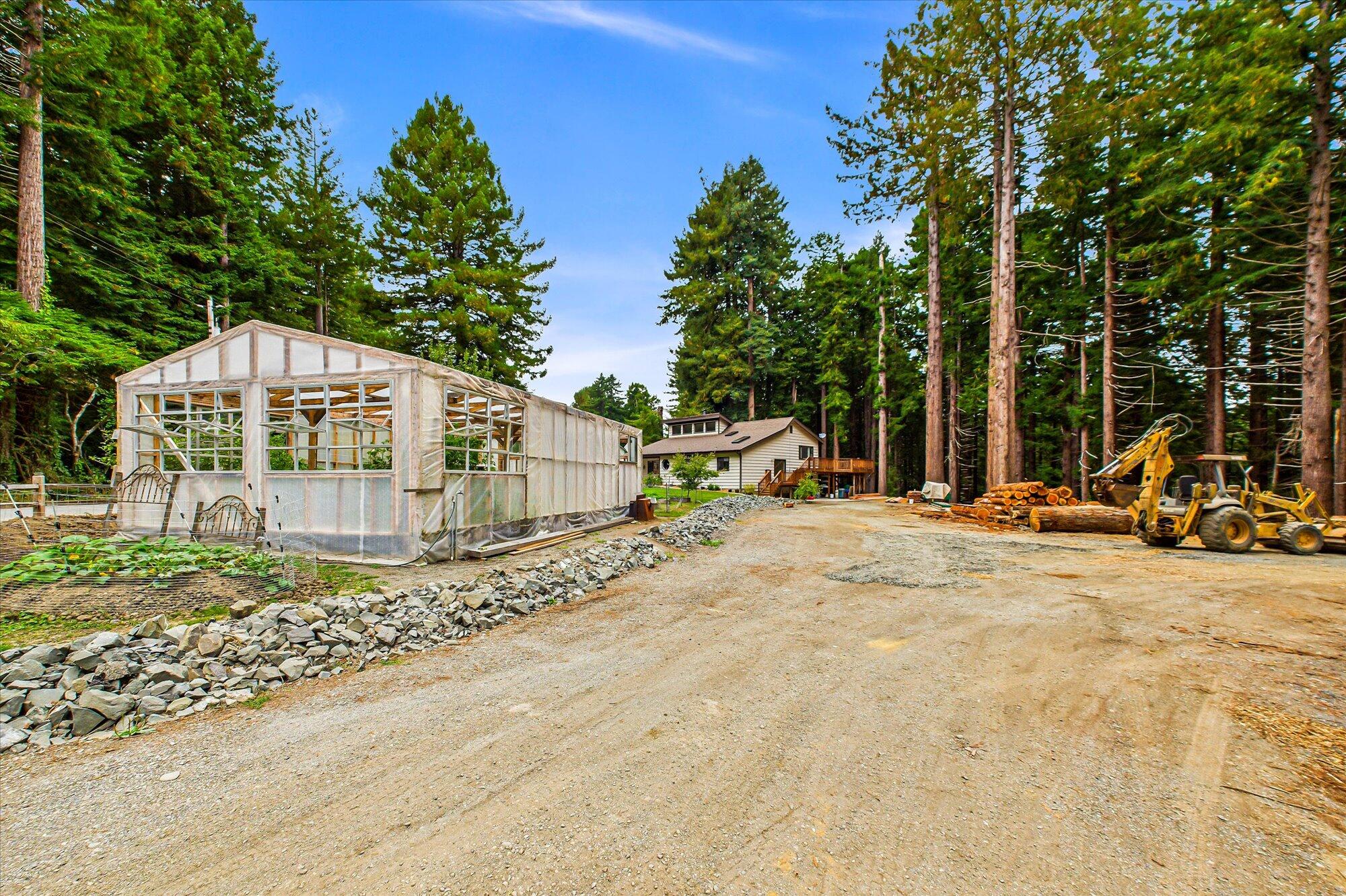 4985 Cummings Road
