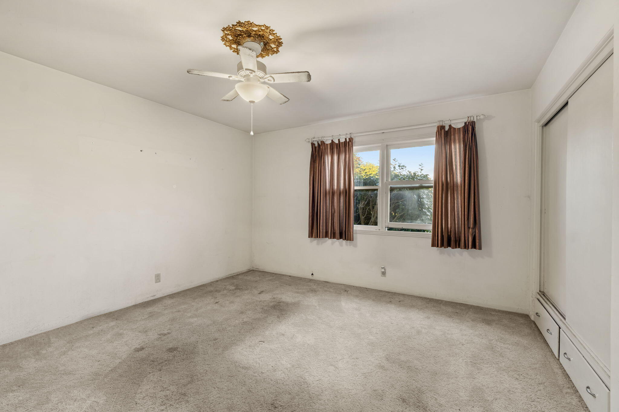 2733 G Street Street