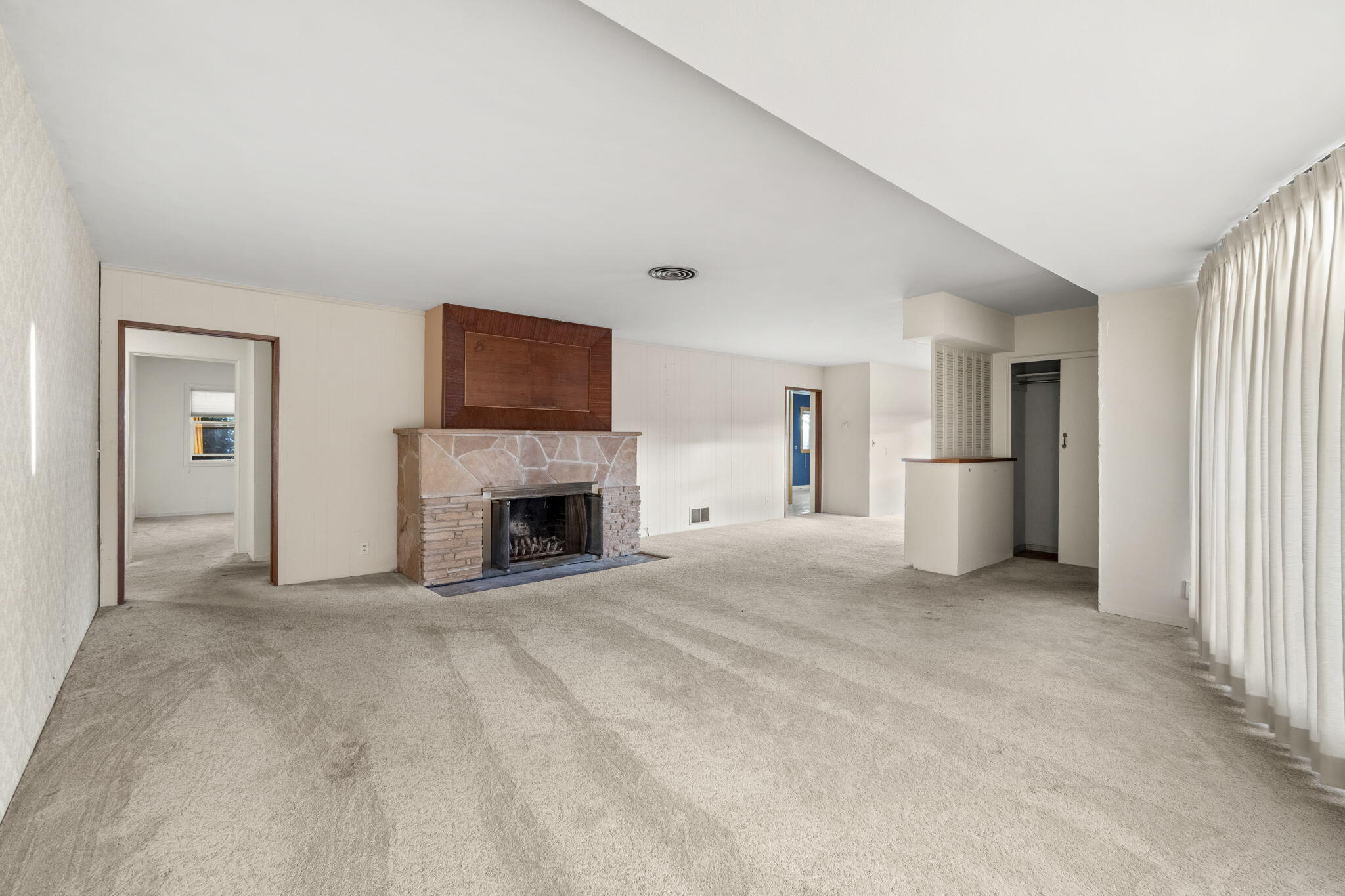 2733 G Street Street