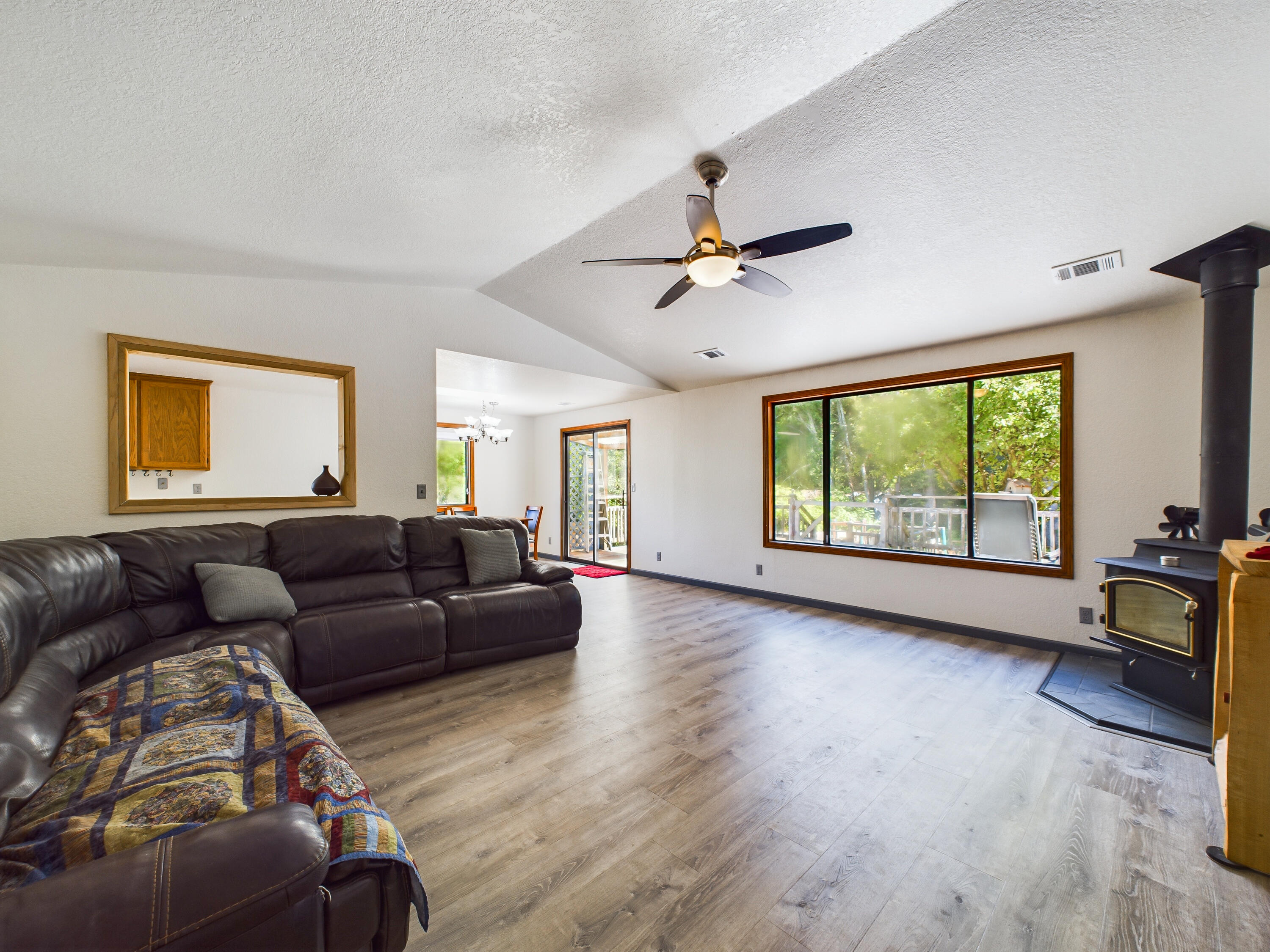 2395 Meadow Court, McKinleyville