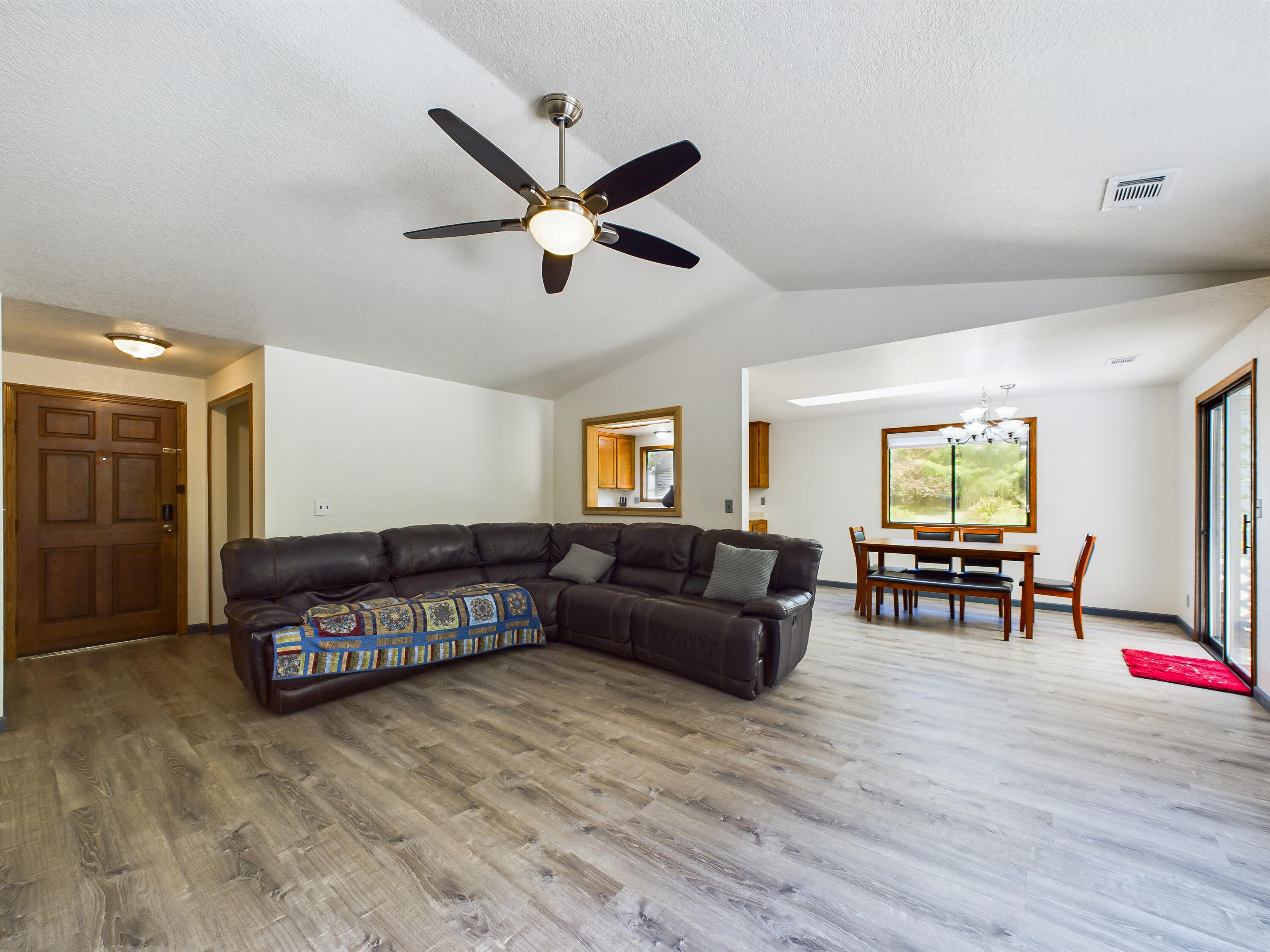 2395 Meadow Court, McKinleyville