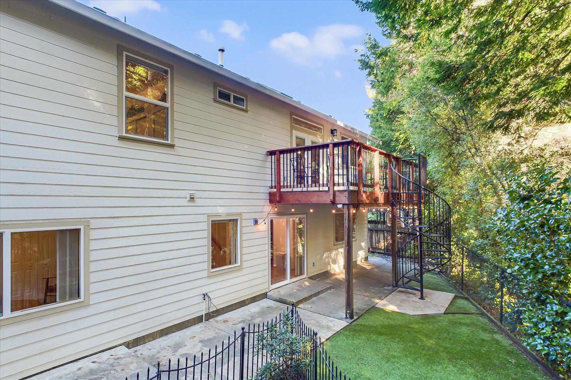 2105 Ardagh Court