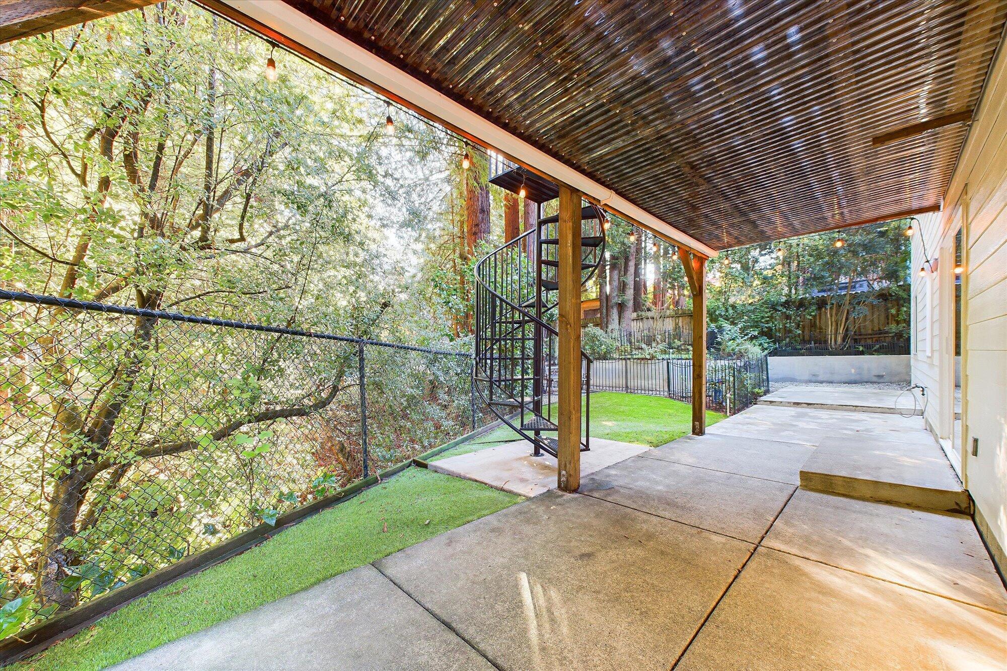 2105 Ardagh Court
