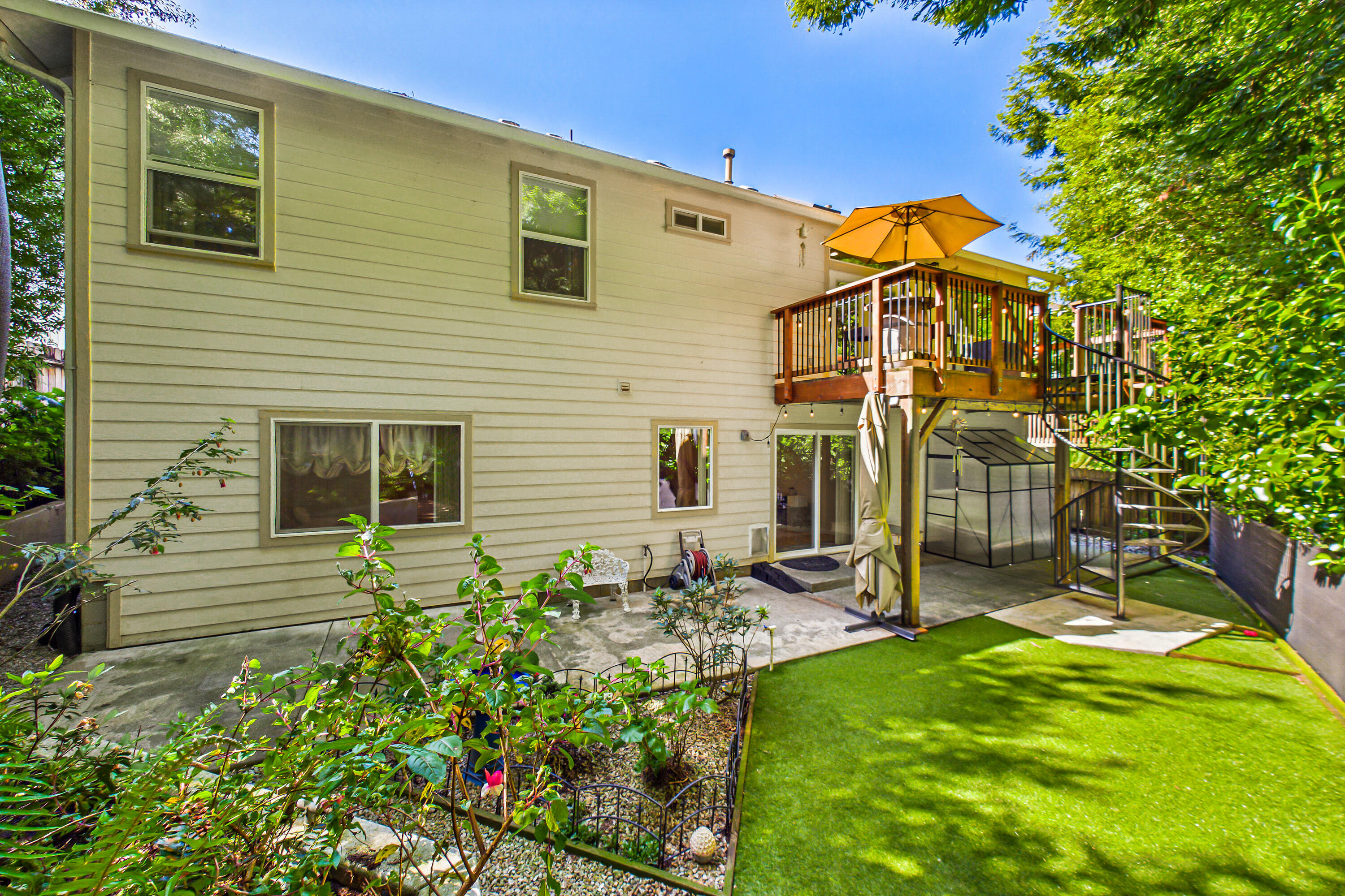 2105 Ardagh Court