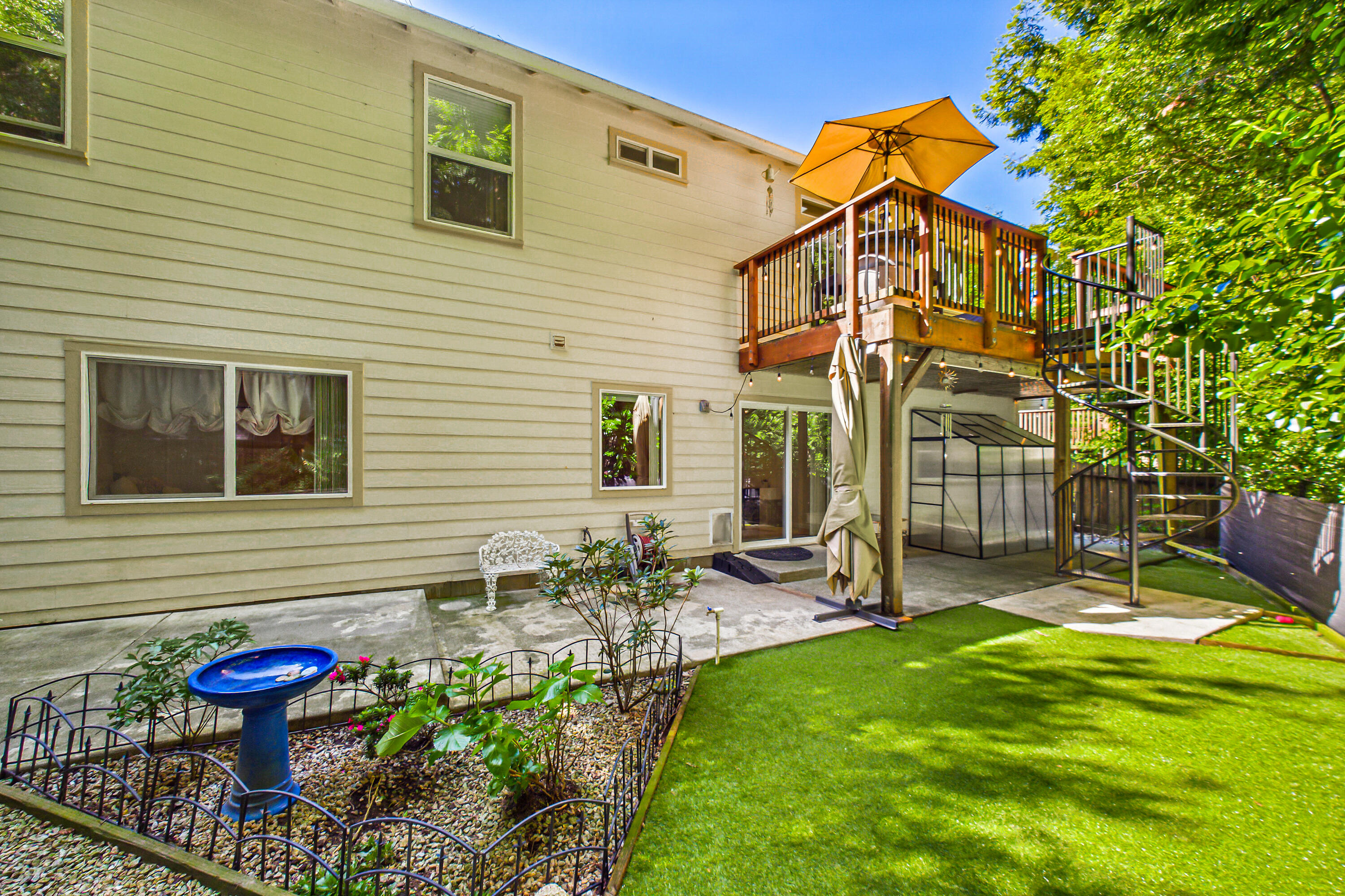 2105 Ardagh Court