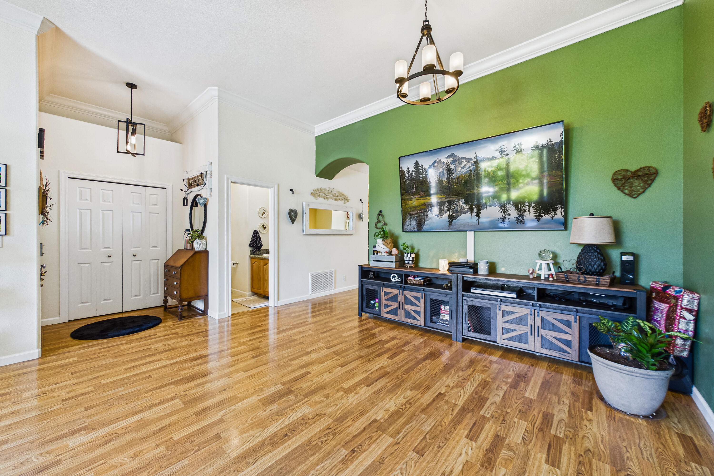 2105 Ardagh Court