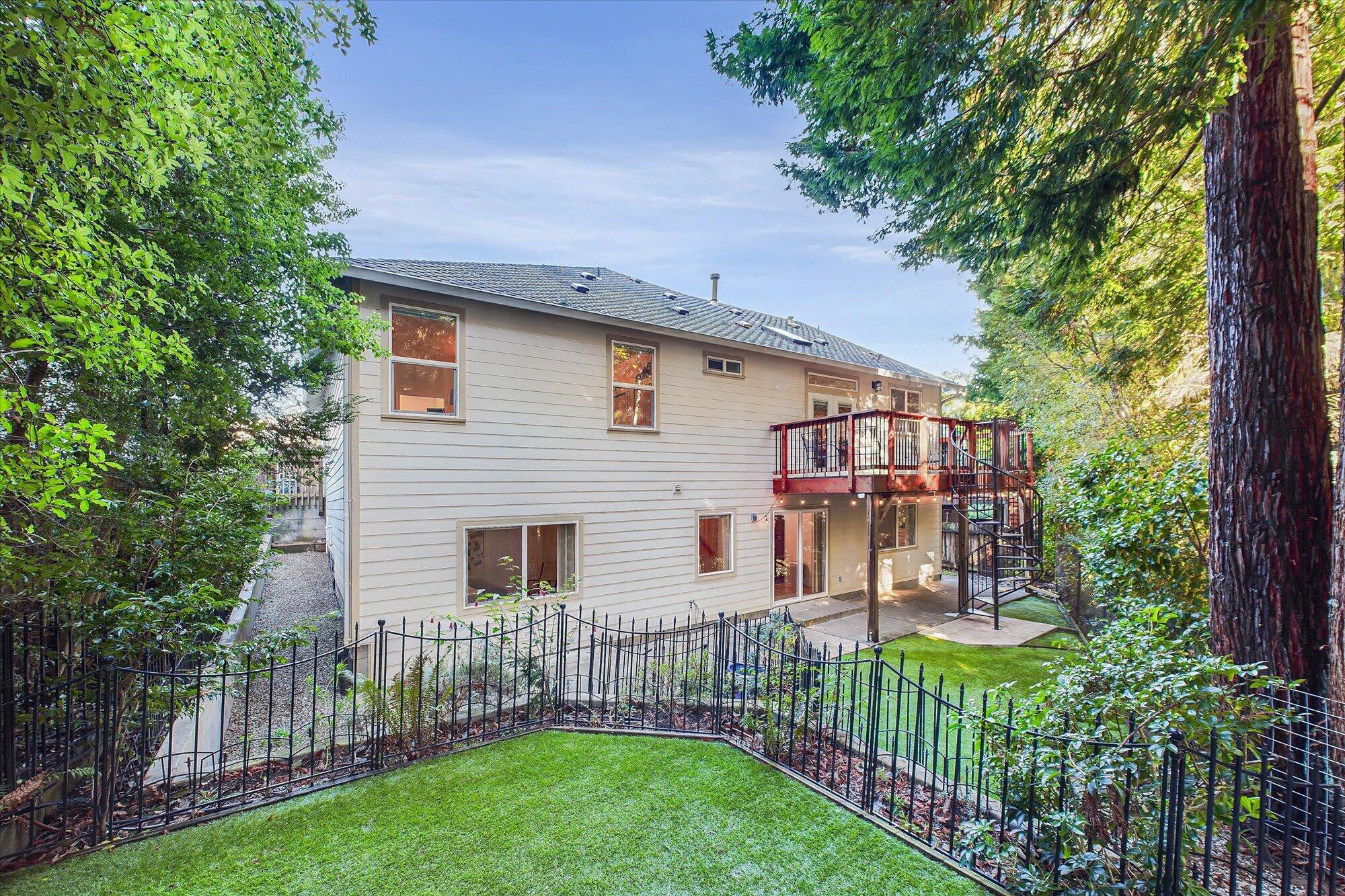 2105 Ardagh Court