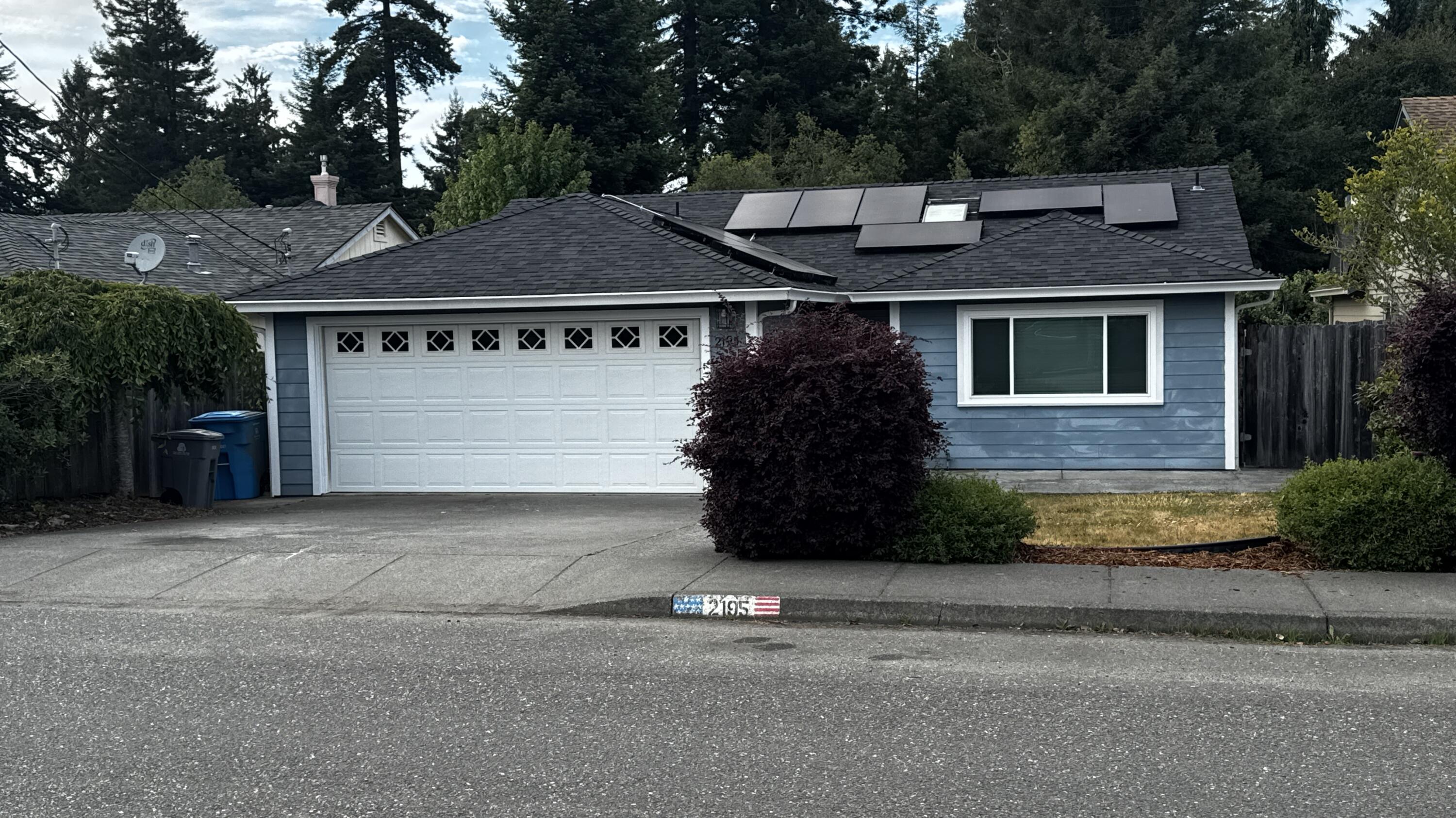 2195 Ridgewood Drive