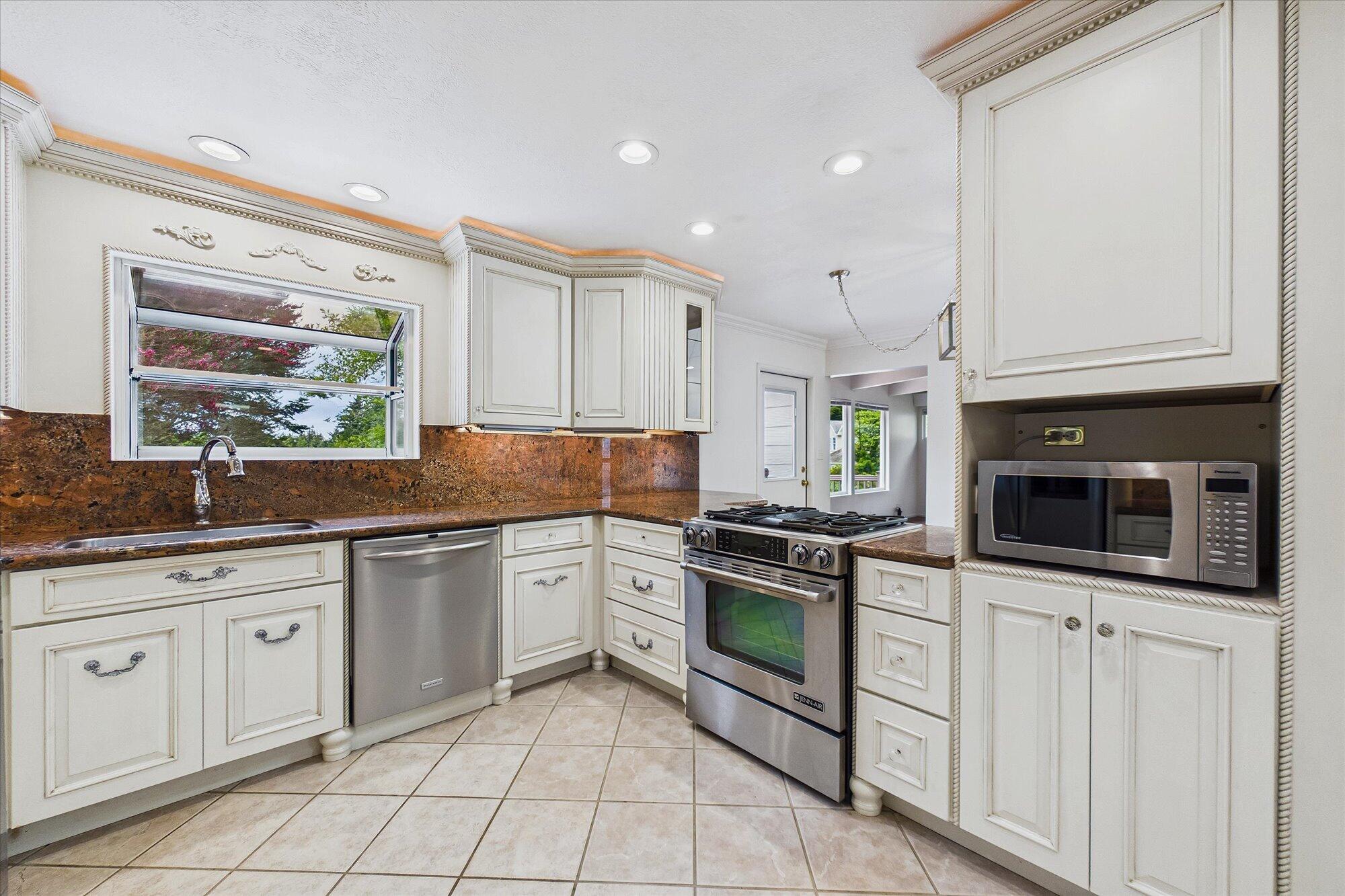 6698 Bret Harte Lane