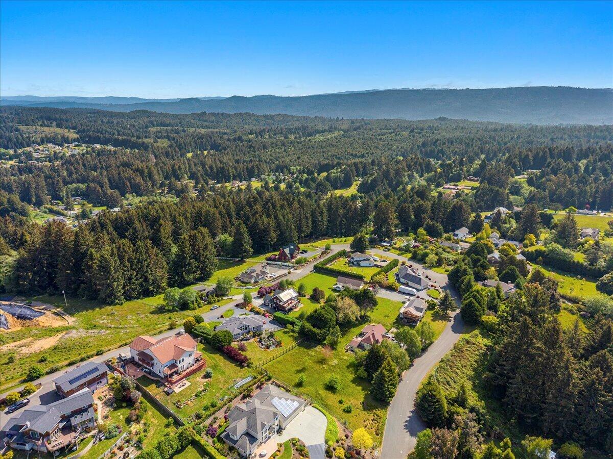 2220 Hewitt Road, McKinleyville