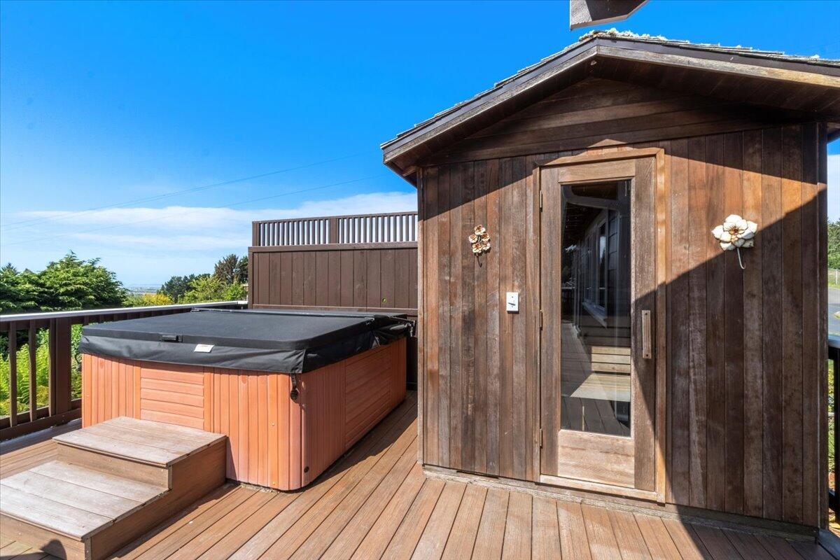 2220 Hewitt Road, McKinleyville