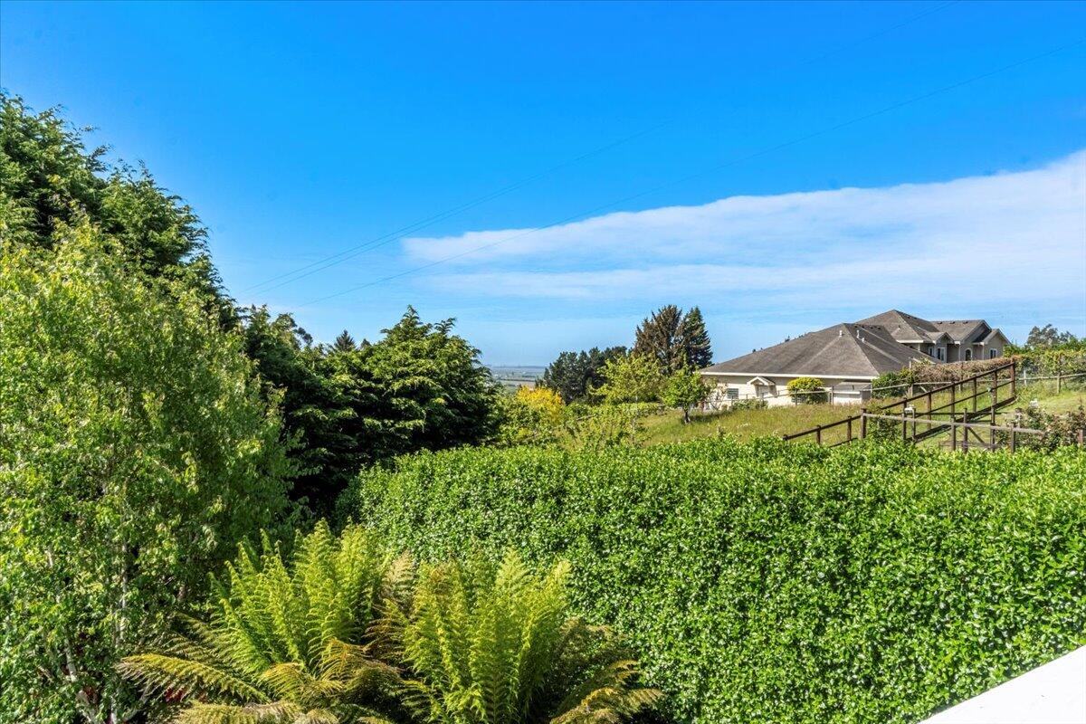 2220 Hewitt Road, McKinleyville