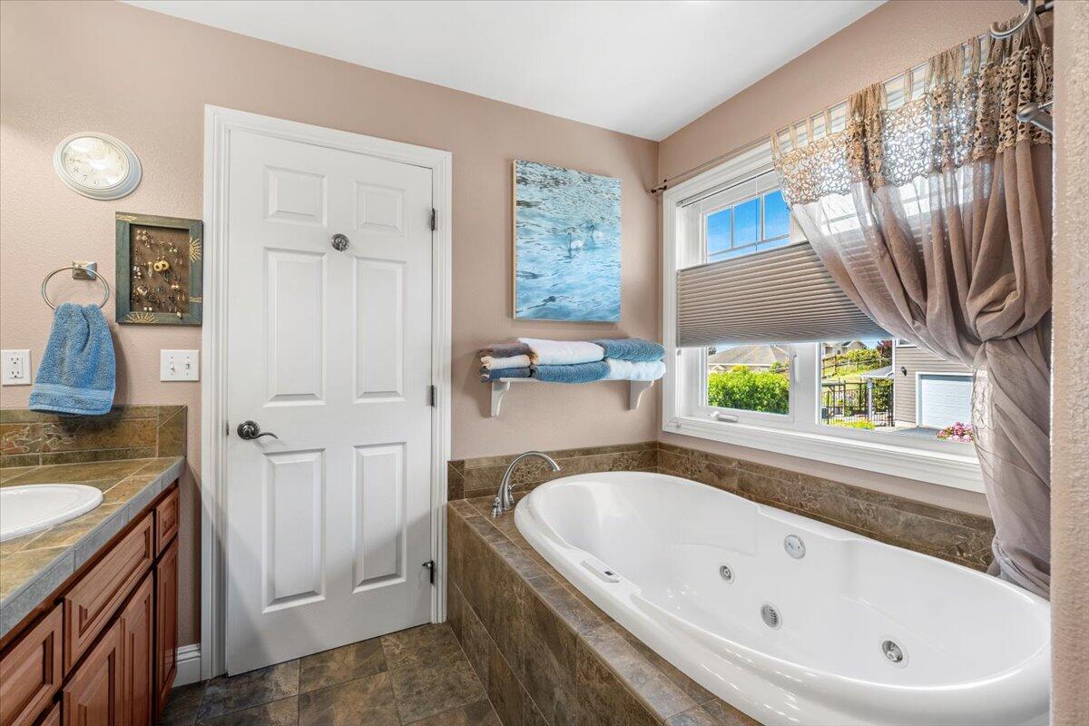 2220 Hewitt Road, McKinleyville