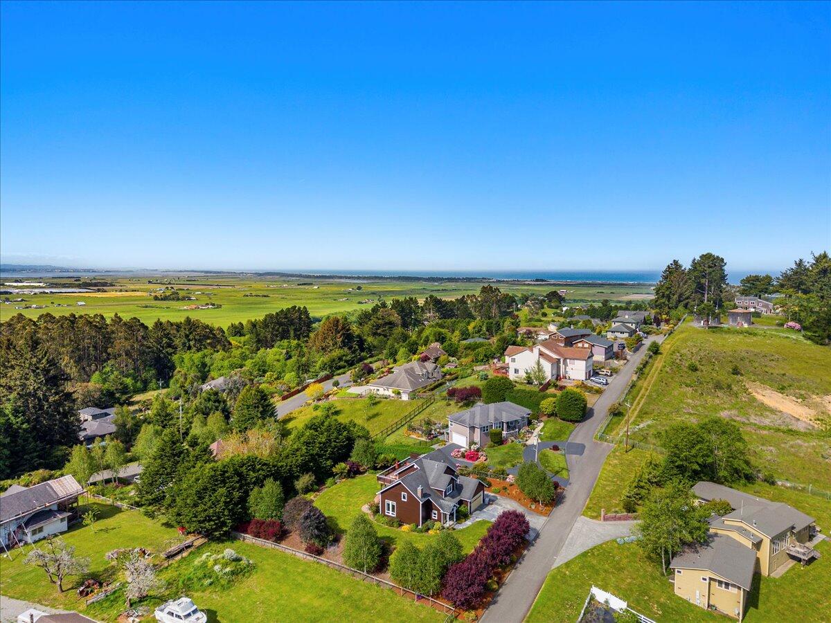 2220 Hewitt Road, McKinleyville
