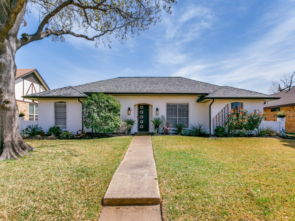 3900 Woodside Road