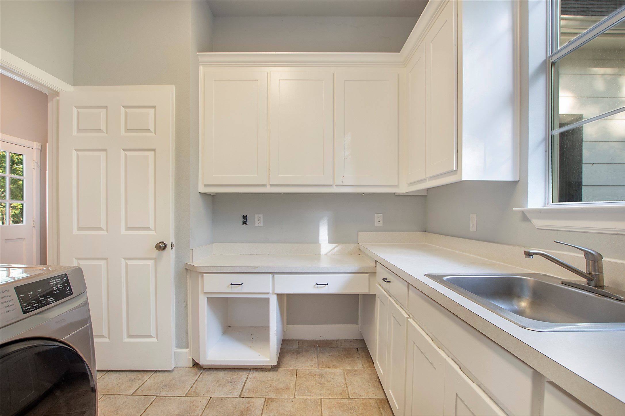 6586 Lone Star Lane