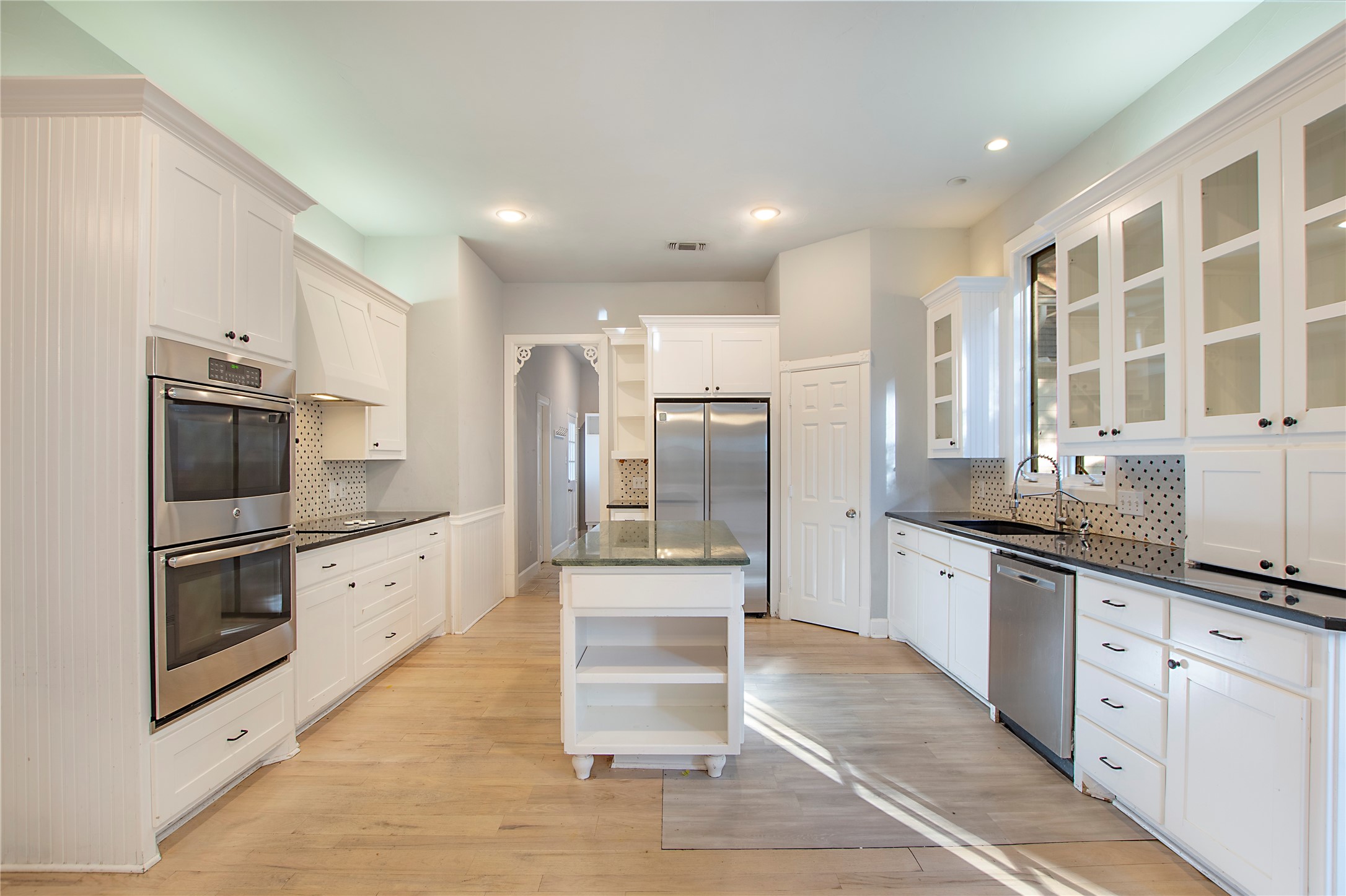 6586 Lone Star Lane