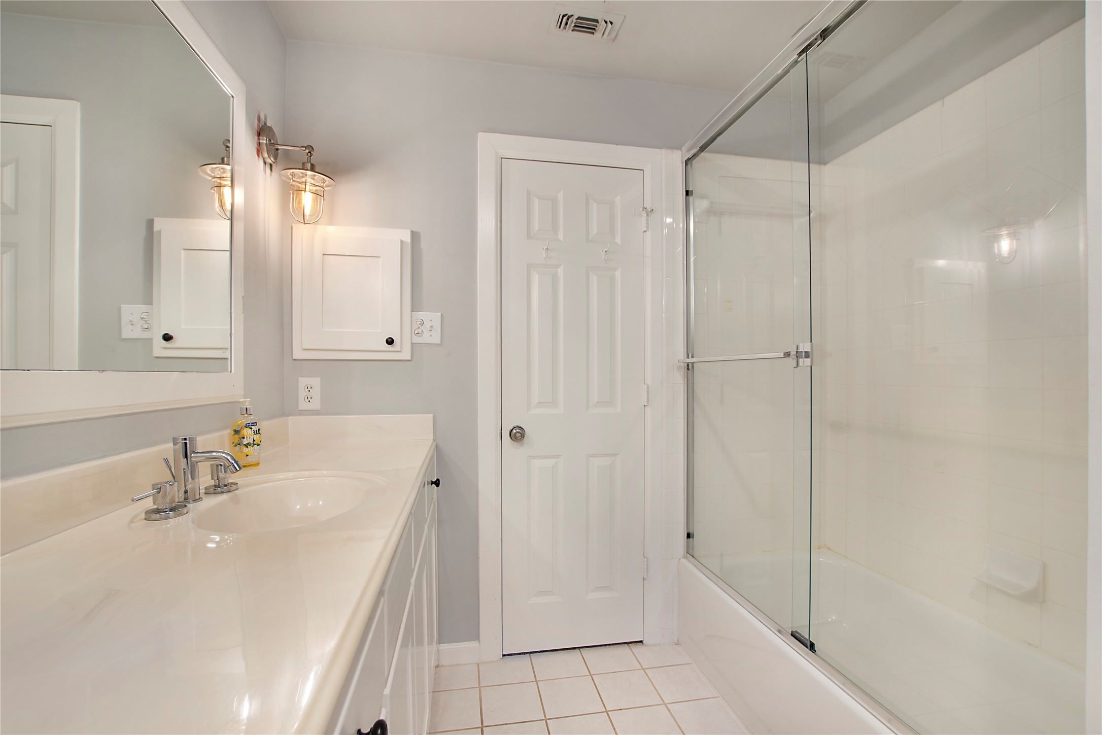6586 Lone Star Lane